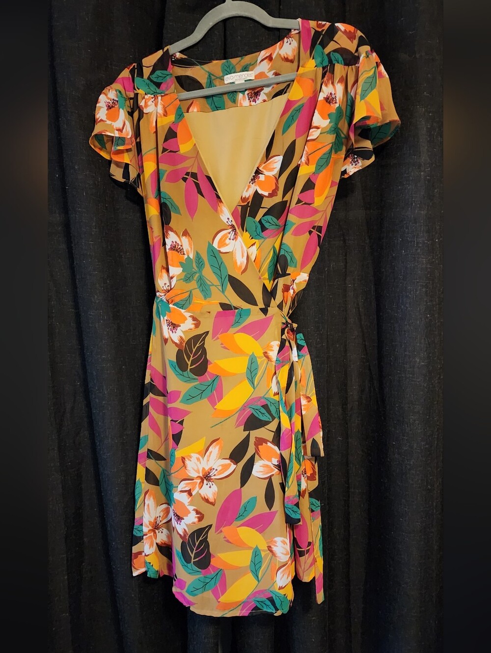 VTG Eva Mendes Floral Wrap DressTropical Print Short Sleeve Fit & Flare • Women